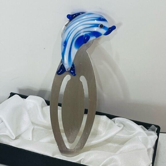 Art glass blue clear dolphin Bookmark New in Box 3.5" tall by 1.5" wide dolphin - Picture 1 of 6